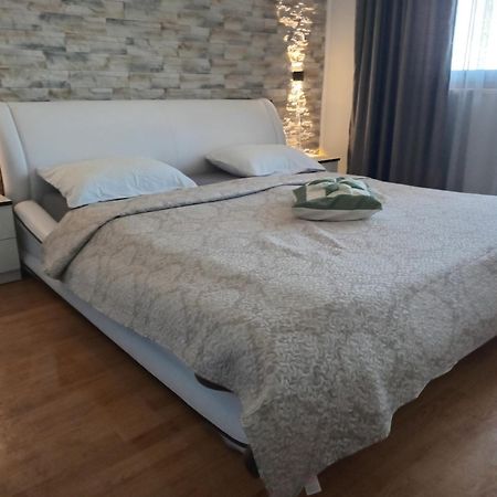 Apartment Camelia ポレッチ エクステリア 写真