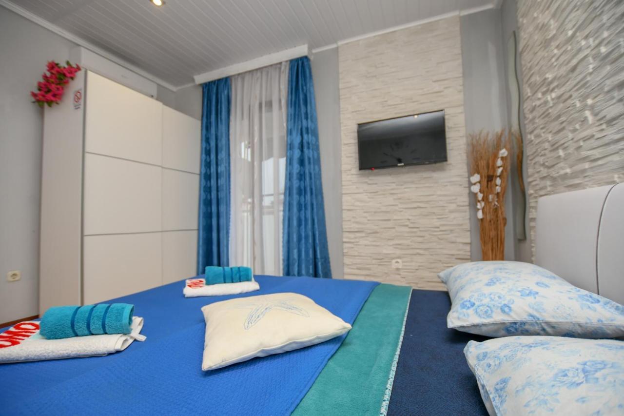 Apartment Camelia ポレッチ エクステリア 写真