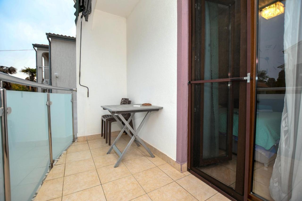 Apartment Camelia ポレッチ エクステリア 写真