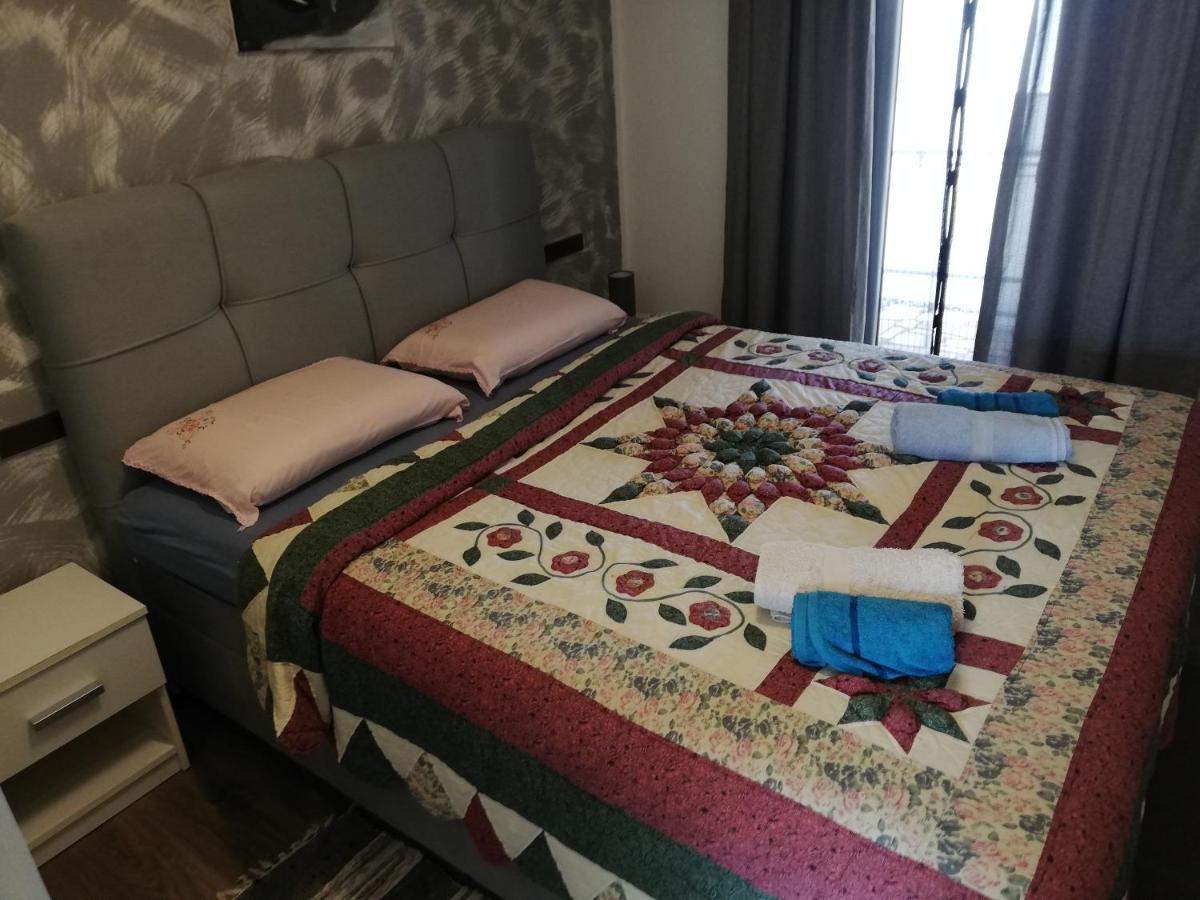 Apartment Camelia ポレッチ エクステリア 写真