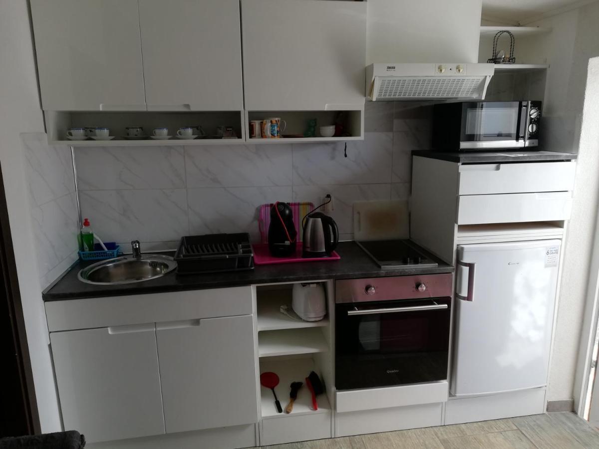 Apartment Camelia ポレッチ エクステリア 写真