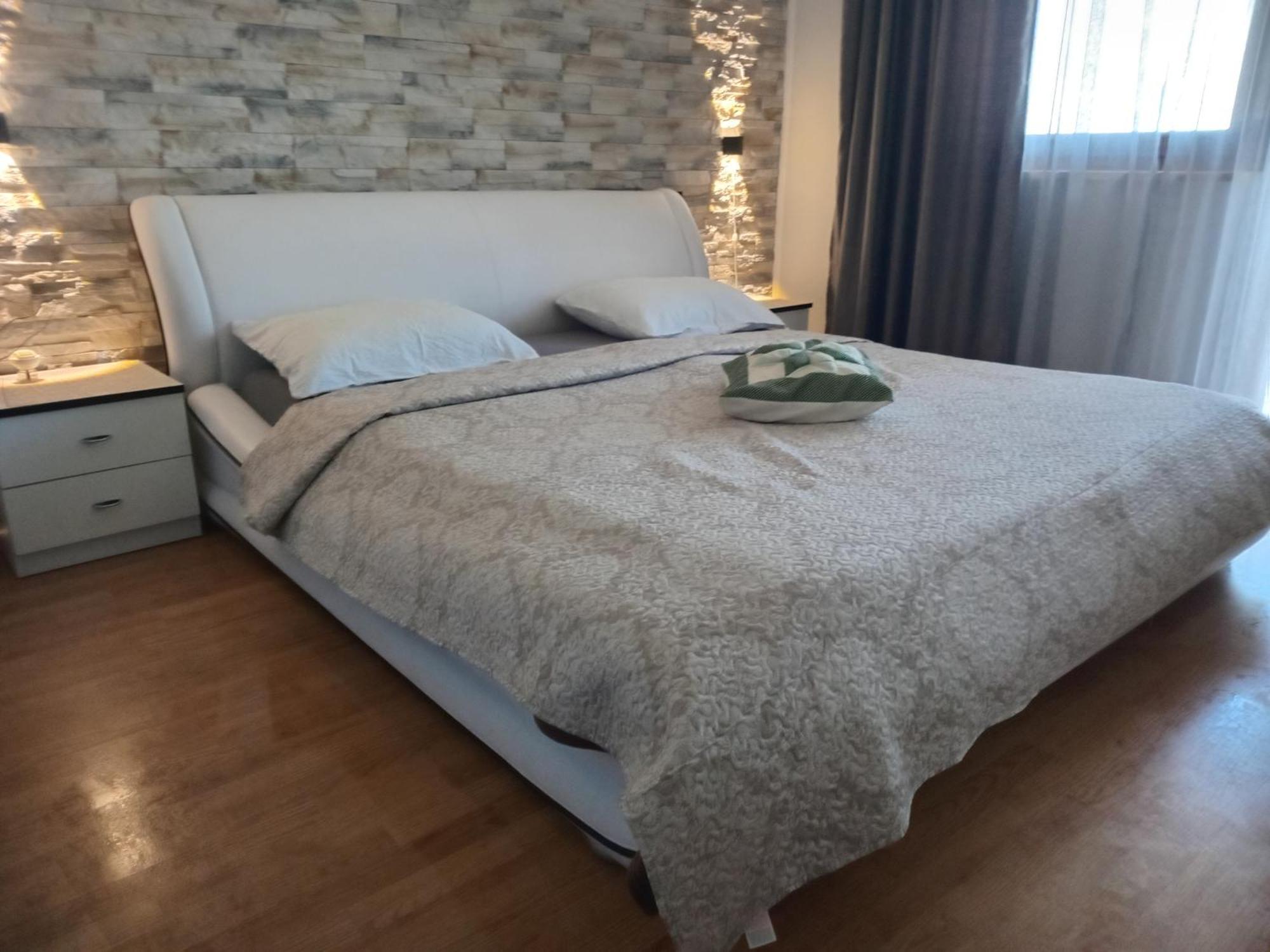 Apartment Camelia ポレッチ エクステリア 写真