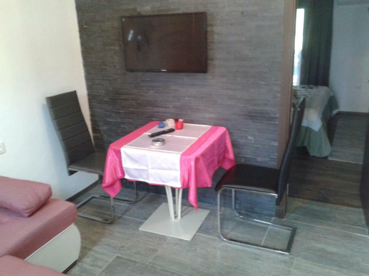 Apartment Camelia ポレッチ エクステリア 写真